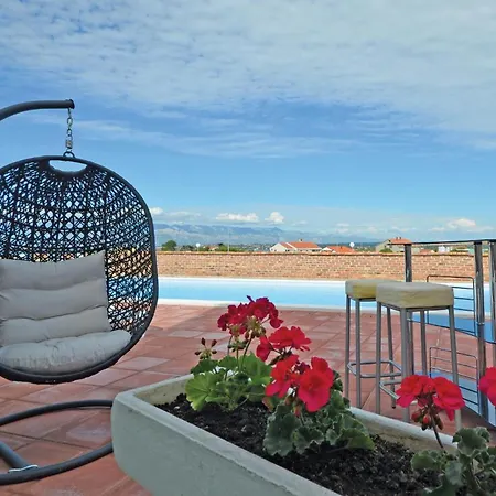 Апартаменты Beautiful In With Swimming Pool