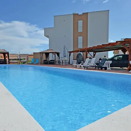 Beautiful In With Swimming Pool Apartman *