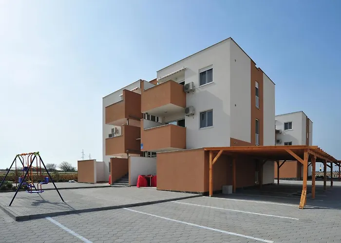 Beautiful In With Swimming Pool *